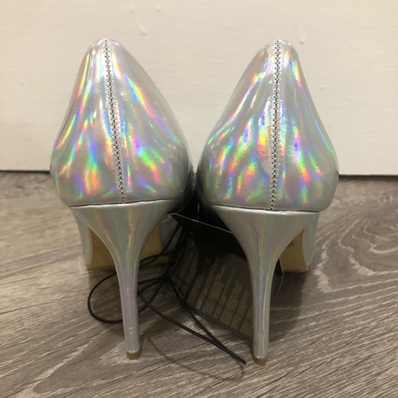 F21 Iridescent Pointy Toe Pumps - Picture 2 of 4